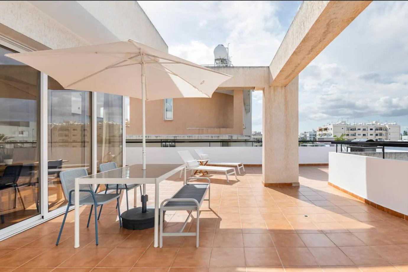 Top Floor Apartment City Center Larnaka Exterior foto